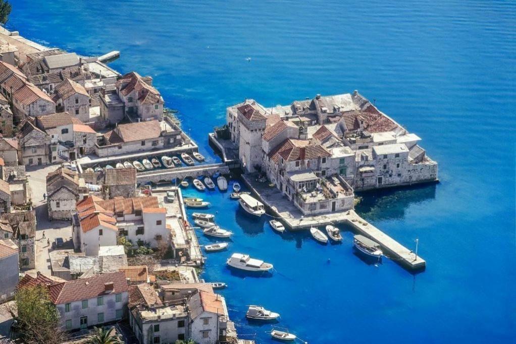 Modern Apartment Near Split & Trogir Kaštela Exteriör bild